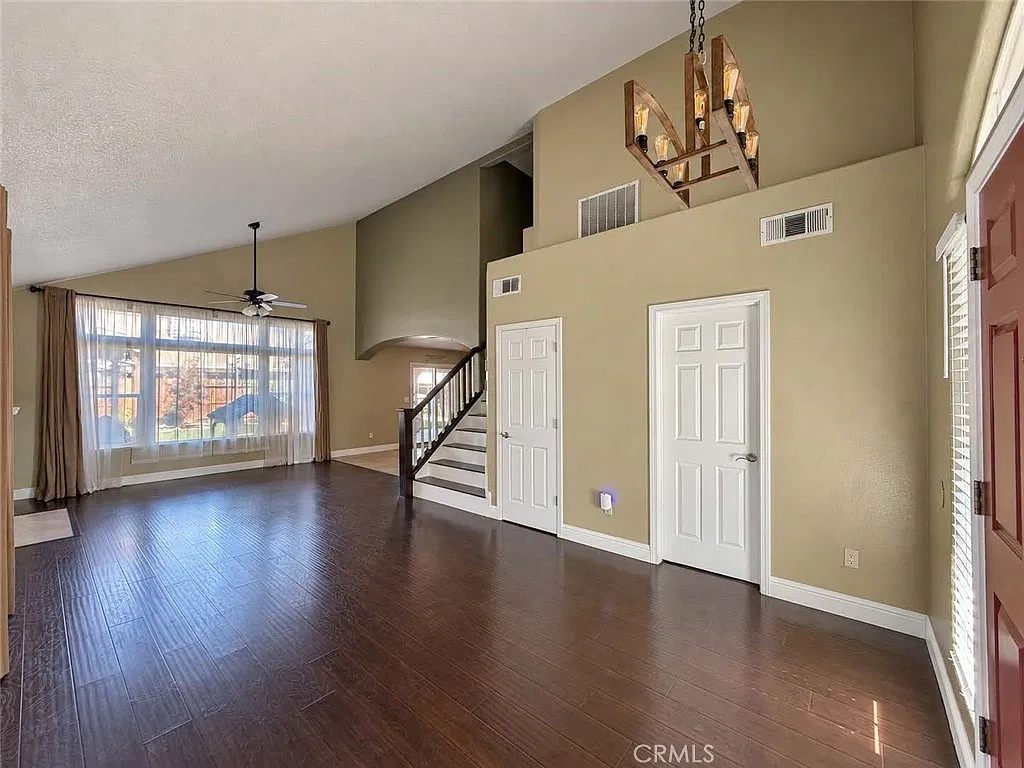 4 bed, 2.5 bath, 1520 sqft, $2,800 — Photo 2