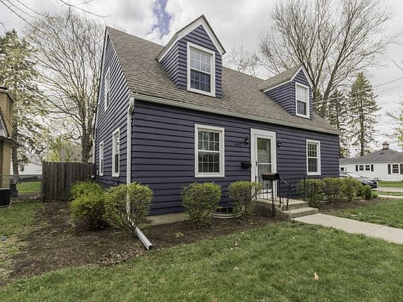 2nd image of 407 S Elmwood Dr
