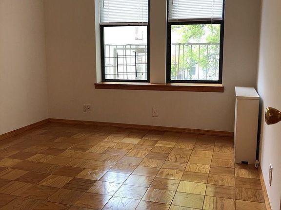 3rd image of 2326 29th Ave