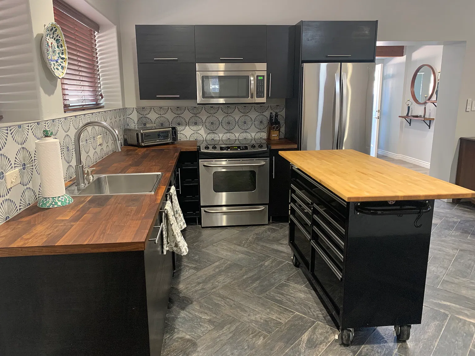 2 bed, 1200 sqft, $3,000 — Photo 3