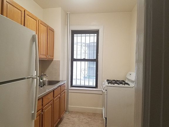 4th image of 2327 Steinway St APT 2