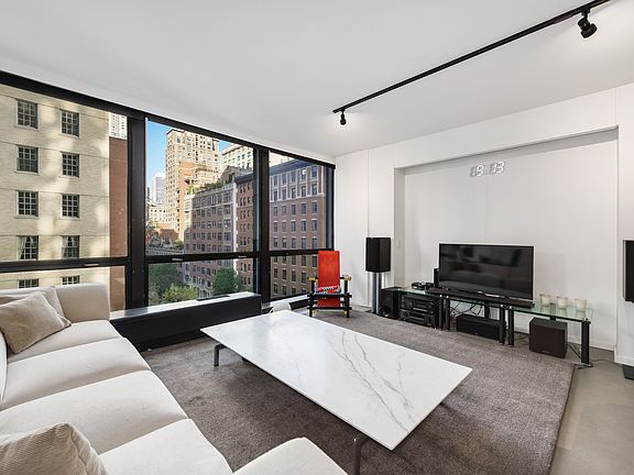 4th image of 900 N Lake Shore Dr #820