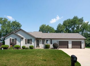 23081 Amber Valley Dr, South Bend, IN 46628