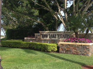 8402 Lookout Cir, Boca Raton, FL 33496