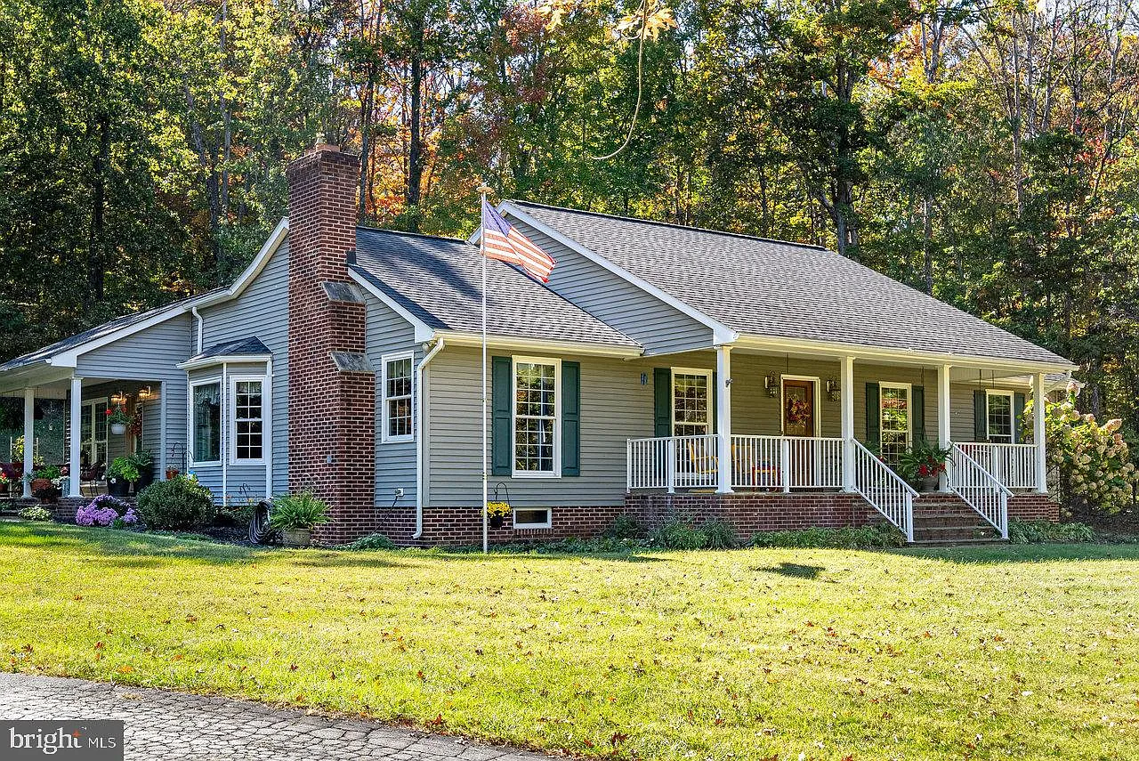 389 Mash Ln photo 1