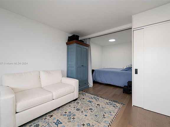 5th image of 730 Pennsylvania Ave APT 503