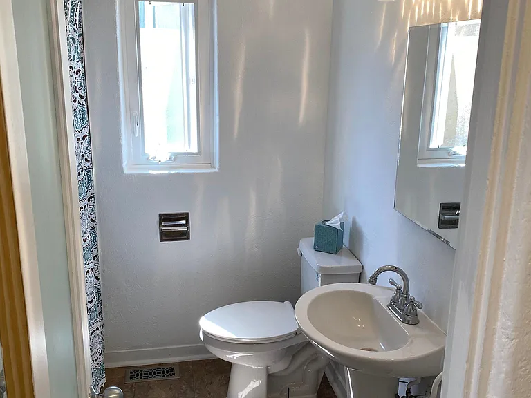 Dartmouth Dr NE — Photo 24