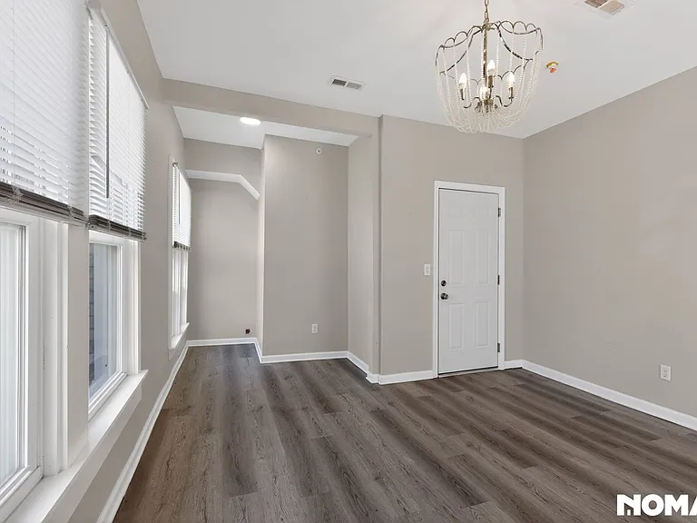558 Marston St — Photo 14