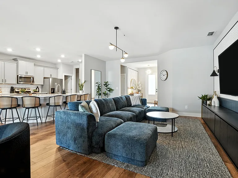 4226 SW 13th Ave — Photo 8