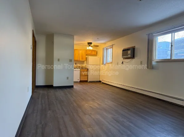 320 6th St S #4, Moorhead, MN 56560