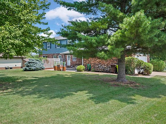 3rd image of 7405-7407 N Patton Ln