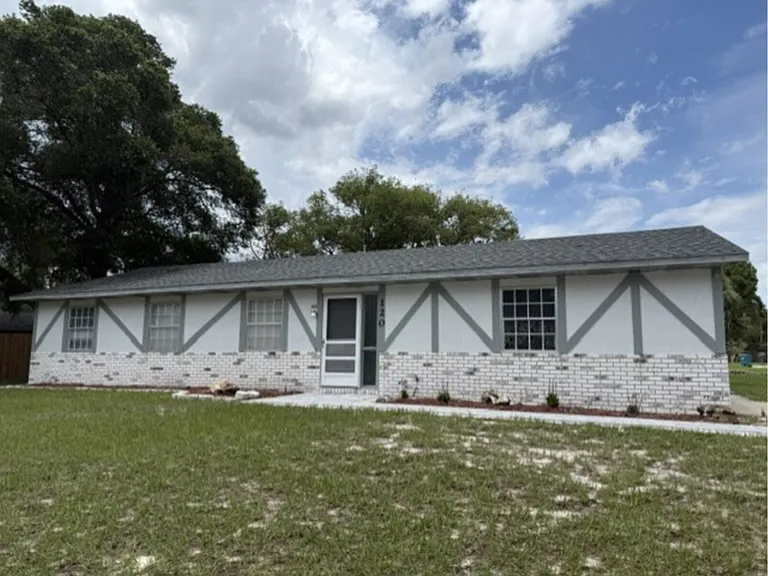 120 Sunset Dr — Photo 1