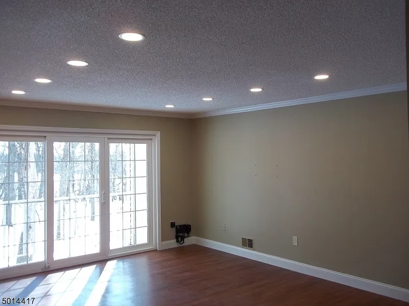 2 bed, 2.0 bath, 1113 sqft, $2,700 — Photo 2