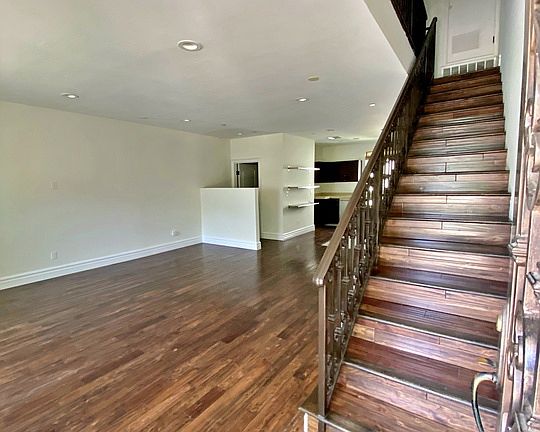 5th image of 1096 S Bedford Dr #2