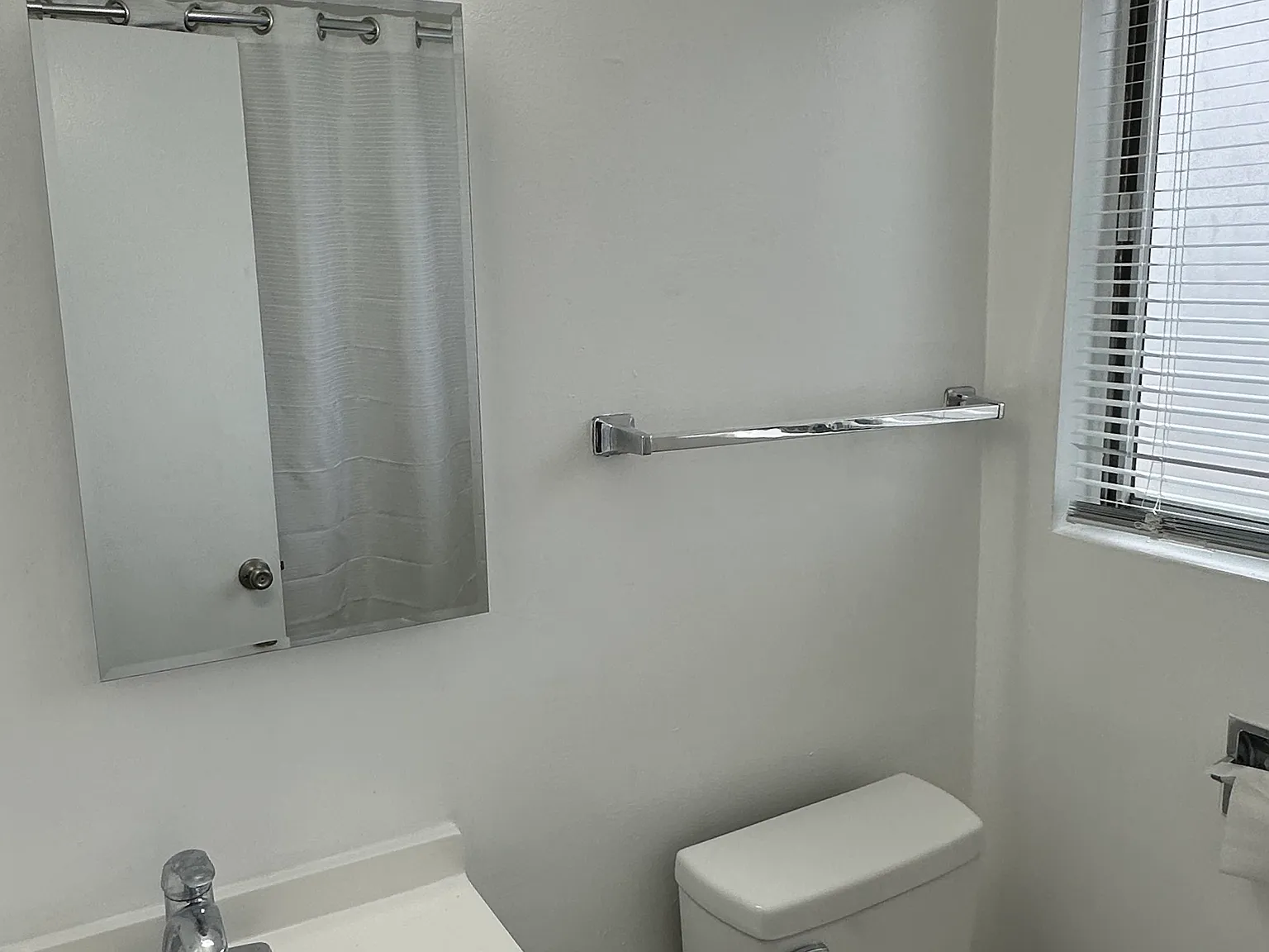 1844 S Victoria Ave — Photo 3
