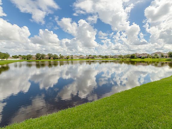 2nd image of 10062 Cypress Knee Cir