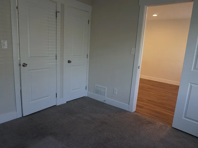 500 E. Duplex — Photo 10