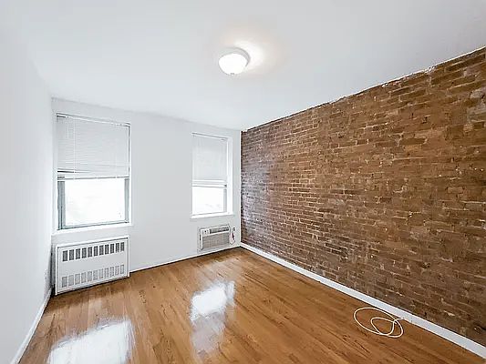 1st image of 146 E 39th St APT 3A