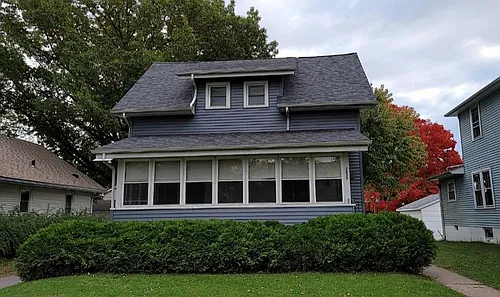 2439 Tremont Ave Photo 1
