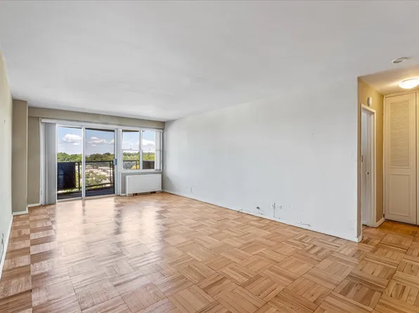 17-85 215th Street image 4 of 34