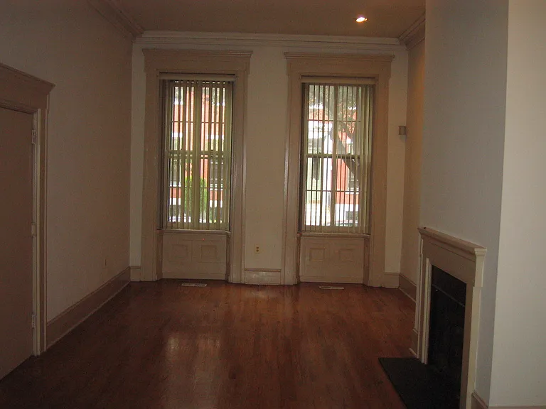 1720a-living
