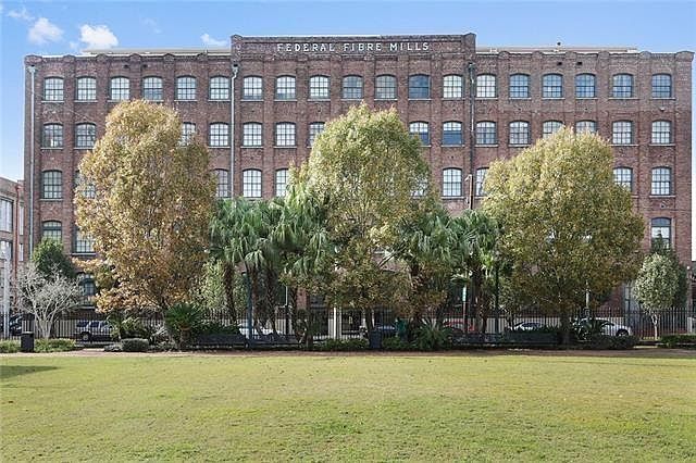 1st image of 1107 S Peters St APT 321