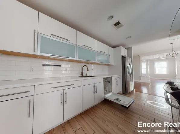 20 Marie Ave #3, Cambridge, MA 02139