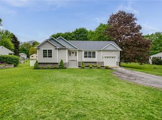 30 Shamrock Cir, Poughkeepsie, NY 12603