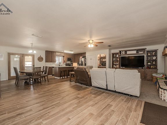 5th image of 312 N Rodgers St