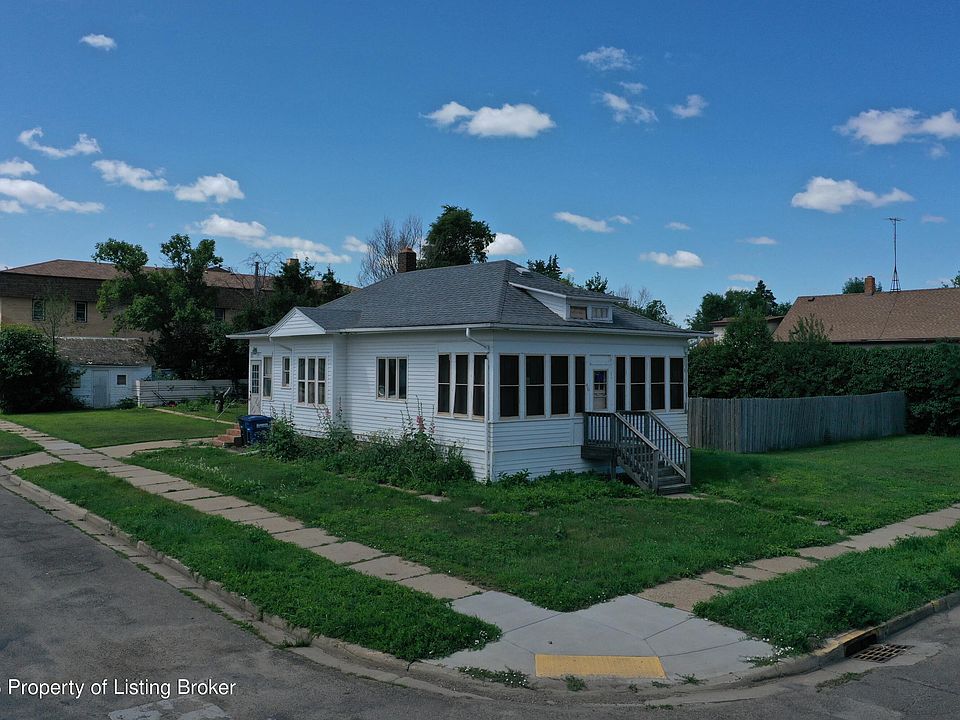 1st image of 46 1st St SE