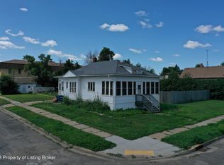 46 1st St SE, Dickinson, ND 58601
