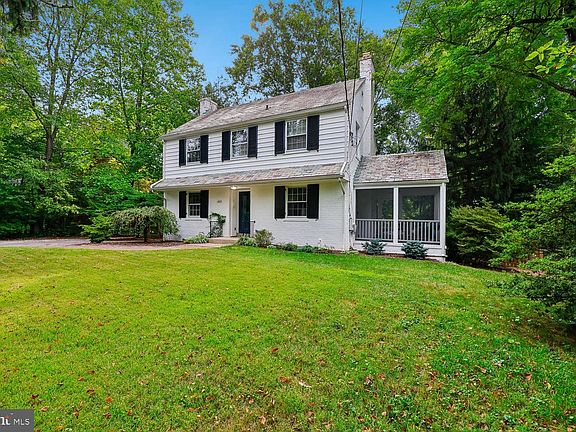 2nd image of 4616 Norbeck Rd