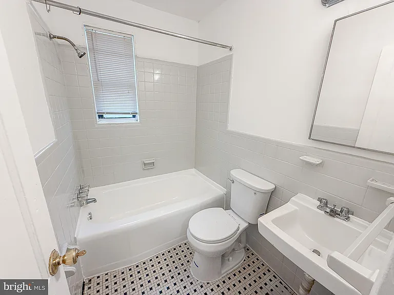 2100 Channing St NE #1B — Photo 6