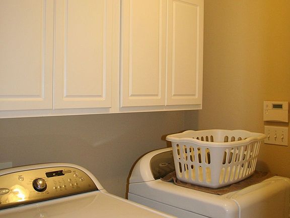 5th image of 328 Gaston Ln