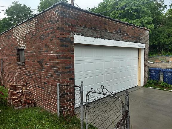 3rd image of 118 Brunson Ave