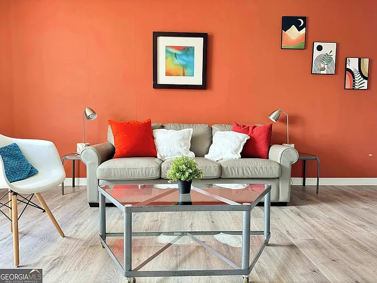 215 Piedmont Ave NE #807 — Photo 2