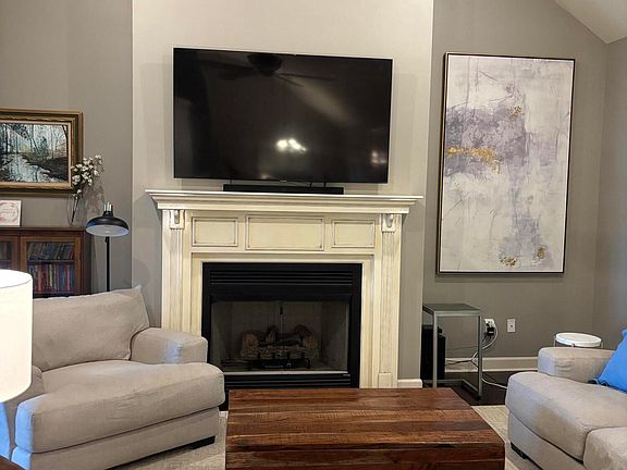 4th image of 50 Woodlands Cir
