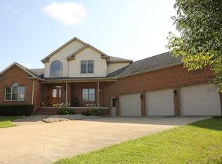 28057 Misty Morning Ln, Beloit, OH 44609