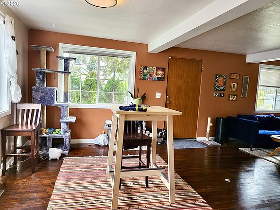3rd image of 7025 SE Nehalem St