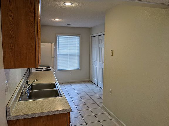 5th image of 455 Hilltop Dr SW APT E22