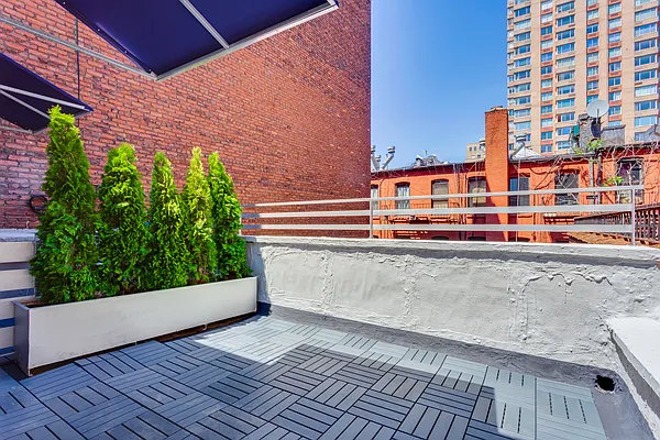 Rented by Sterling Holdings | media 15