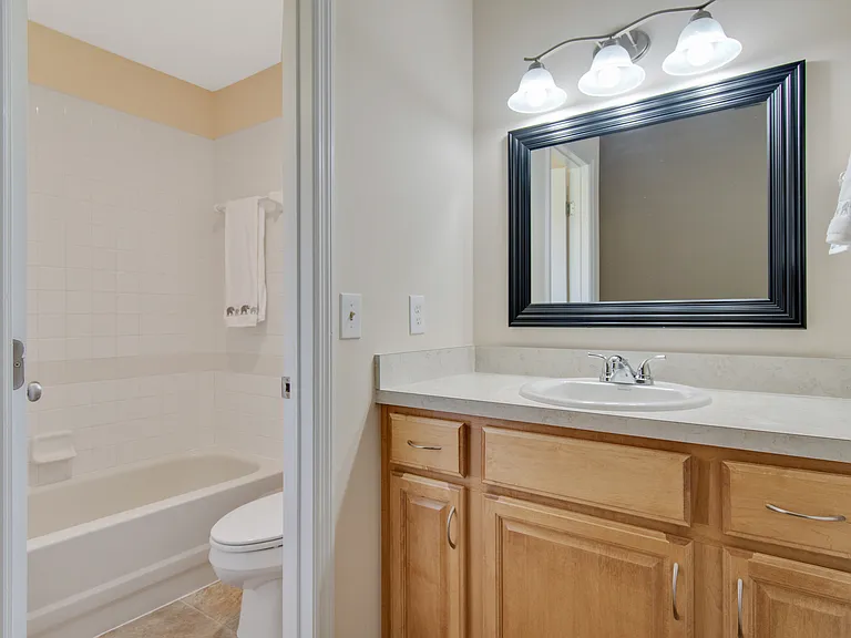 100B Coral Reef Ct N — Photo 16
