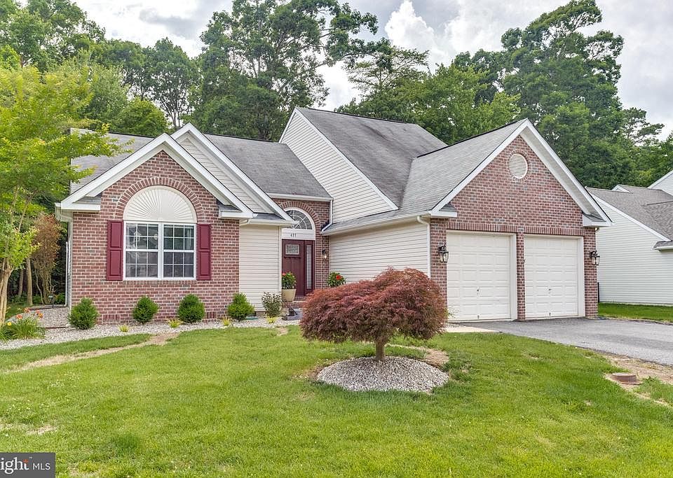 1st image of 427 Cross Creek Ct