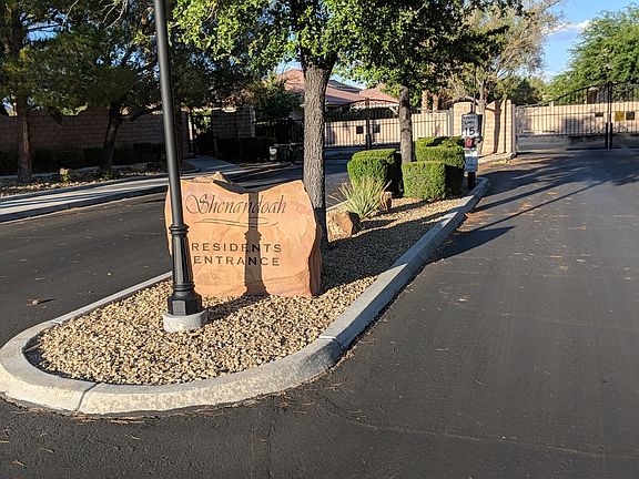 3rd image of 7330 Heggie Ave