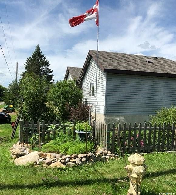 1st image of 500 3rd AVENUE E