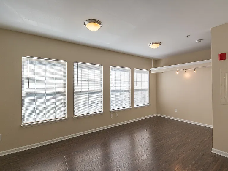 The Gateway Apartments — Photo 31