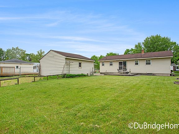 3rd image of 2816 Hollis Dr NE