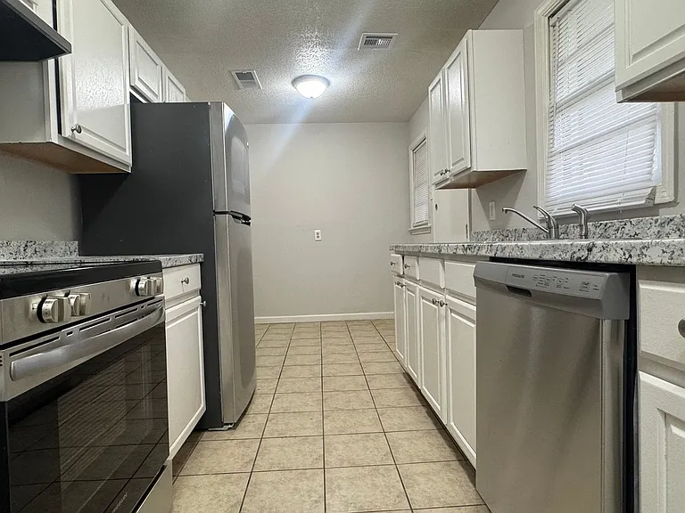 4533 Dunn Ave — Photo 3