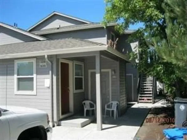 820 W 11th St, Medford, OR 97501