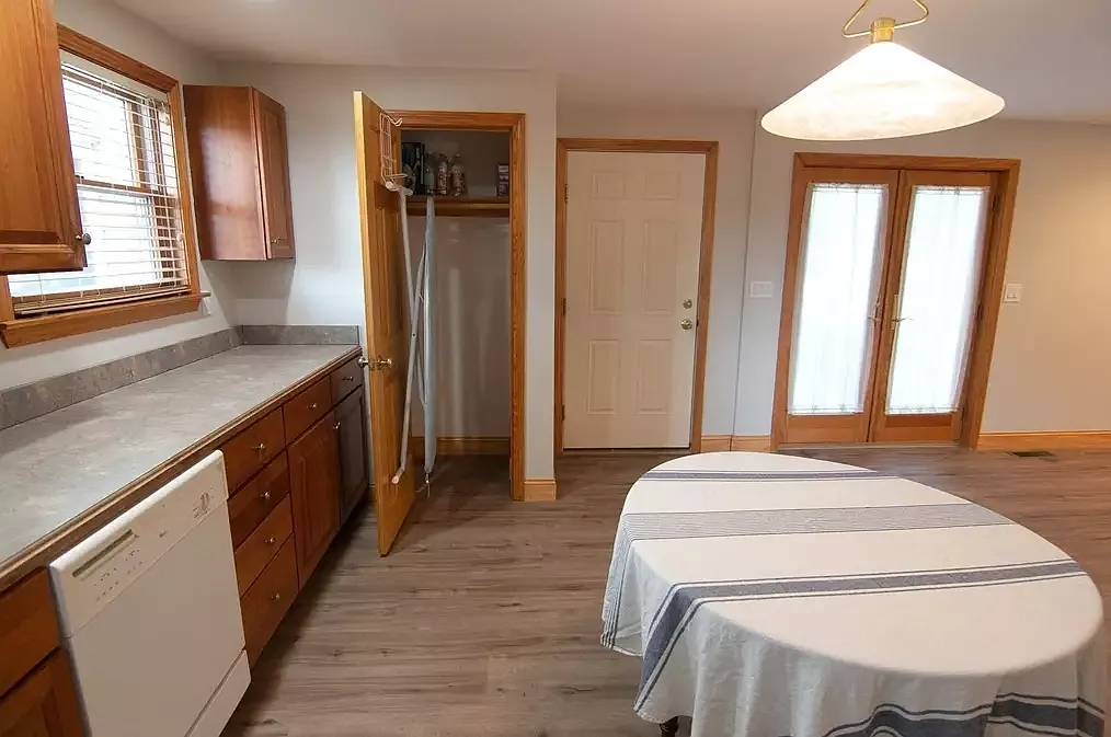 1 bed, 650 sqft, $2,100 — Photo 4